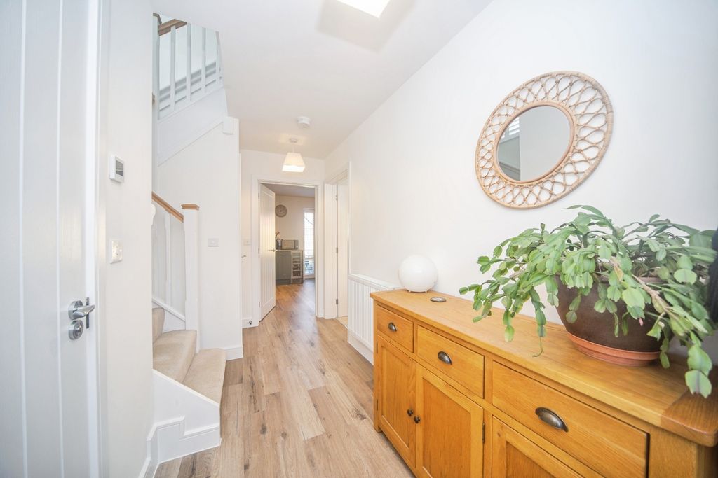 Property photo 3 of 18 Hall