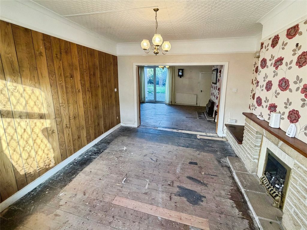 Property photo 2 of 19 Living Room