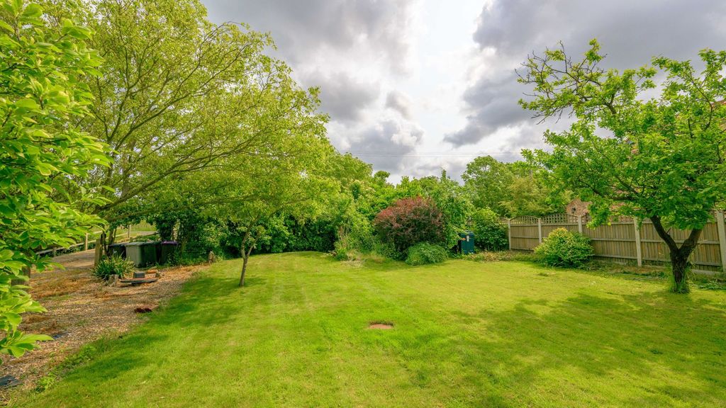 Property photo 3 of 36
