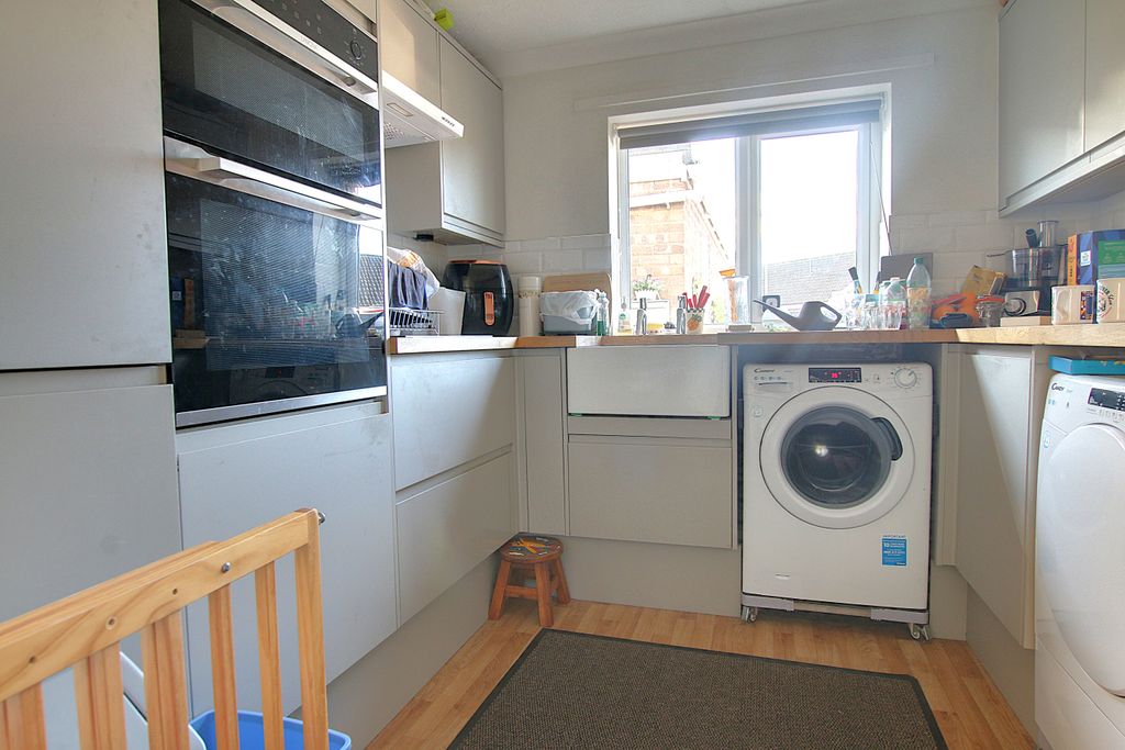 Property photo 3 of 8