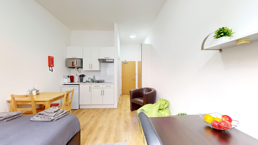 Property photo 3 of 19
