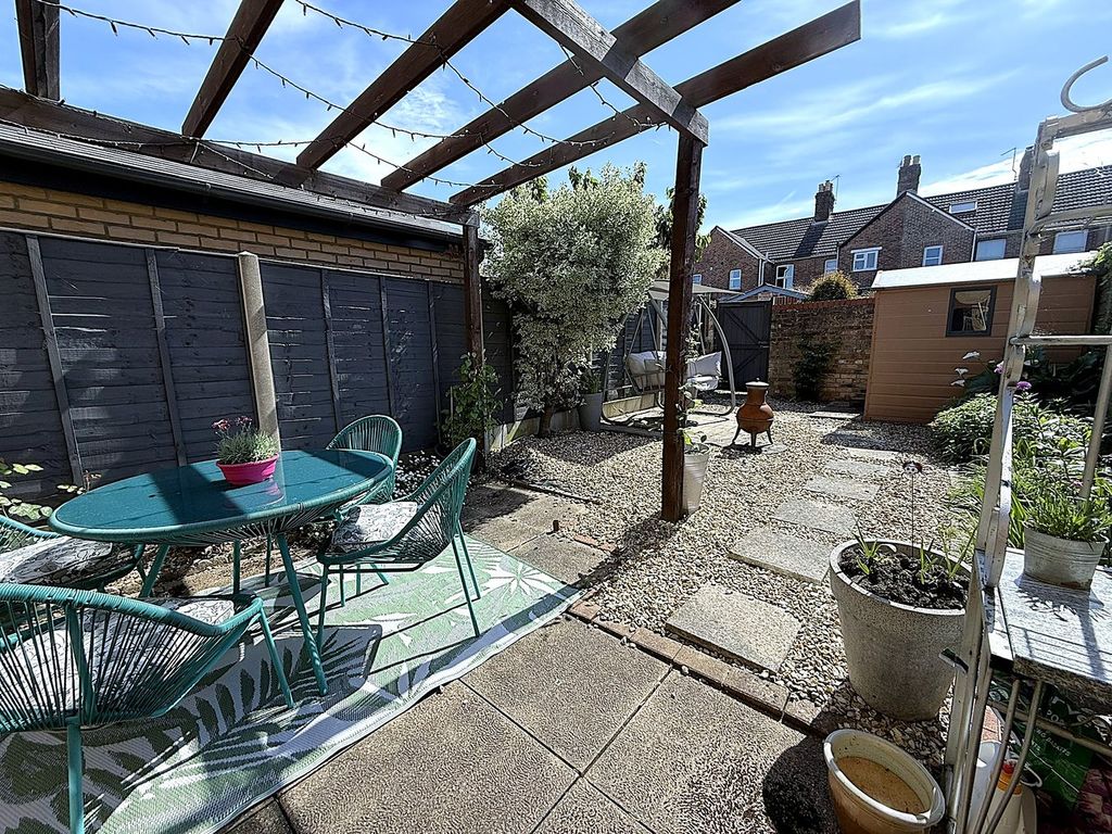 Property photo 2 of 28