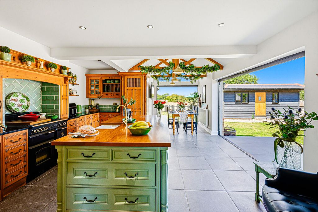 Property photo 1 of 62 Kitchen