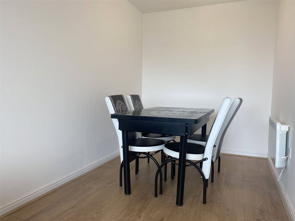 Property photo 3 of 9 Picture No. 06