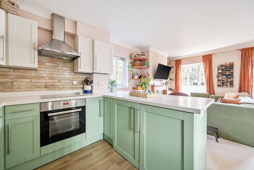 Property photo 3 of 11 1416922-7-69988A9...