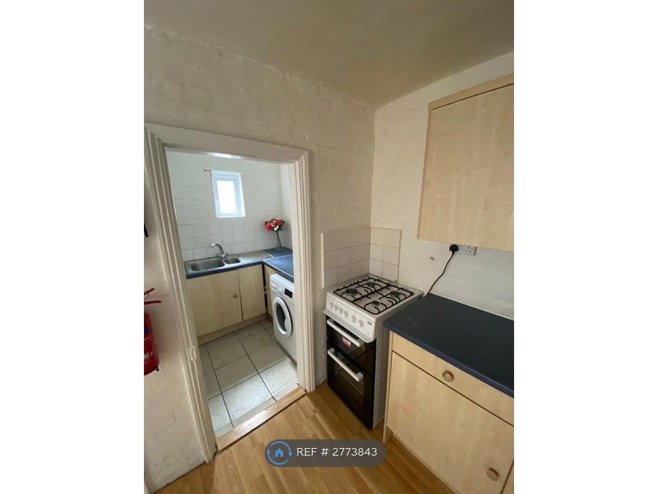 Additional image 10 of 6 bed terraced house to rentElizabeth Way, Cambridge CB4