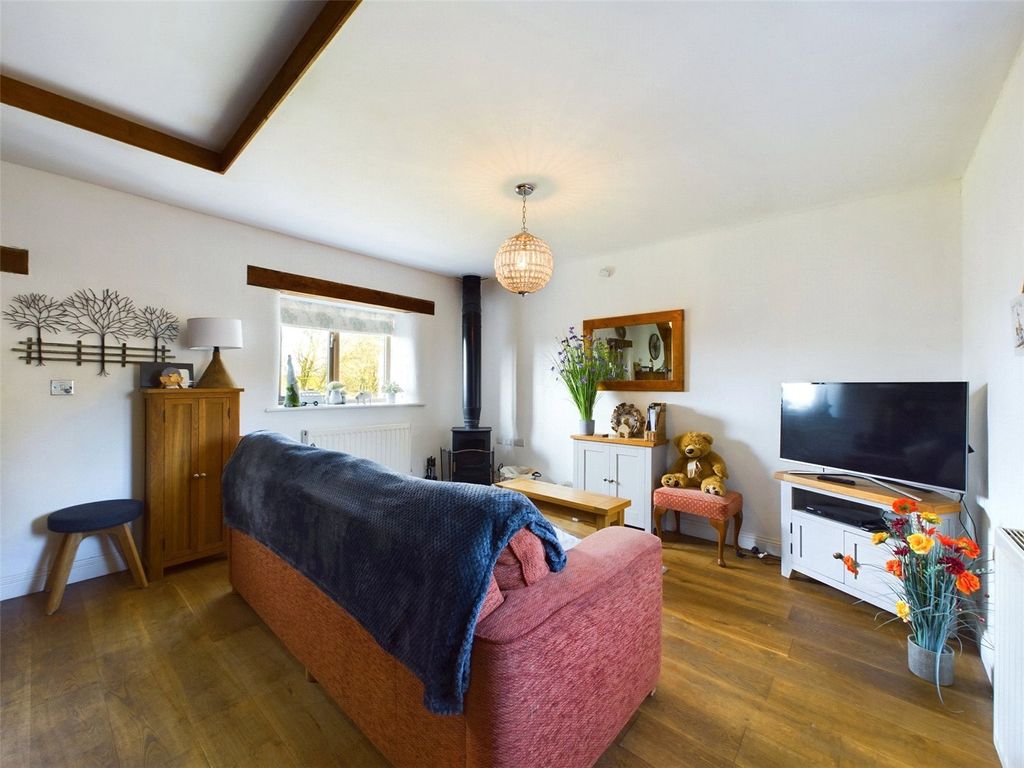 Property photo 2 of 13 Picture No. 17