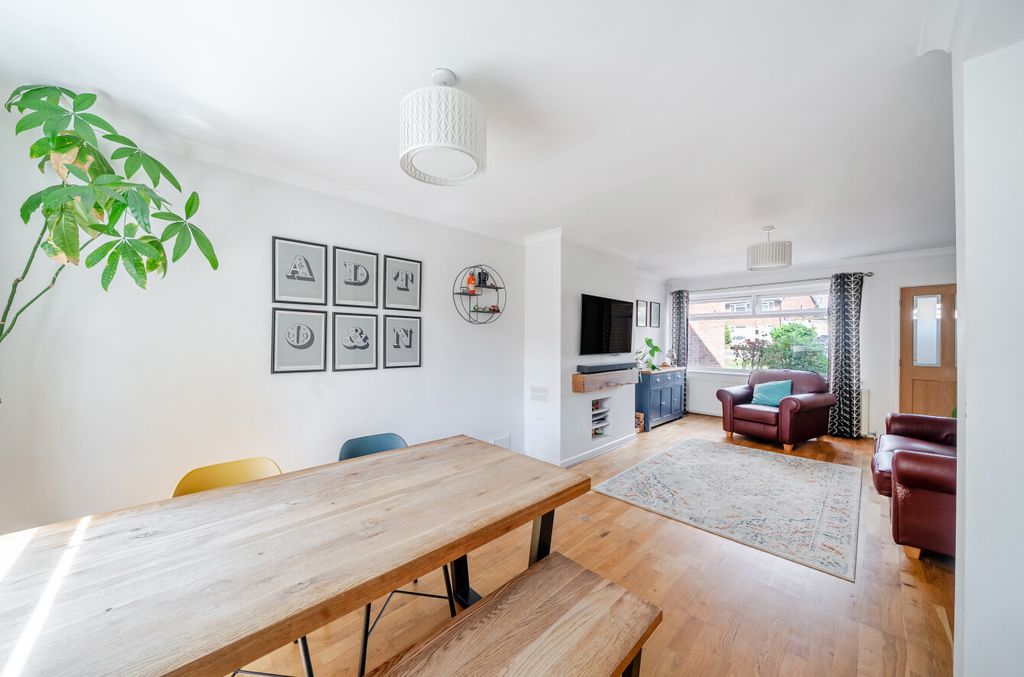 Property photo 3 of 12 1483861-19-6A4667...