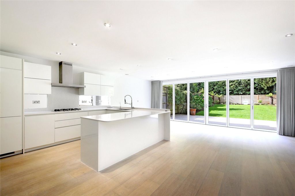 Property photo 2 of 20 Picture No. 26