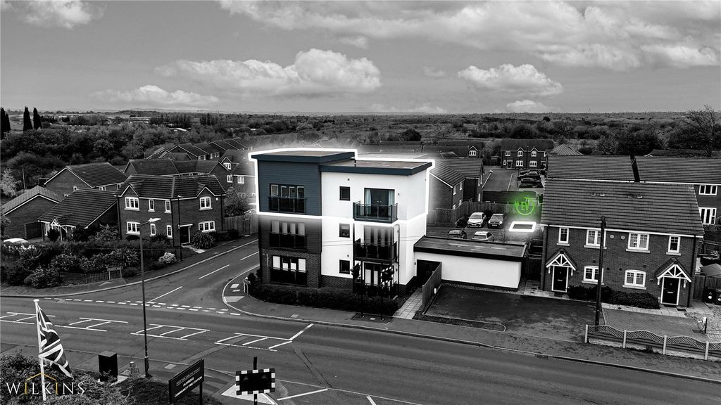 Property photo 2 of 23 Picture No. 32