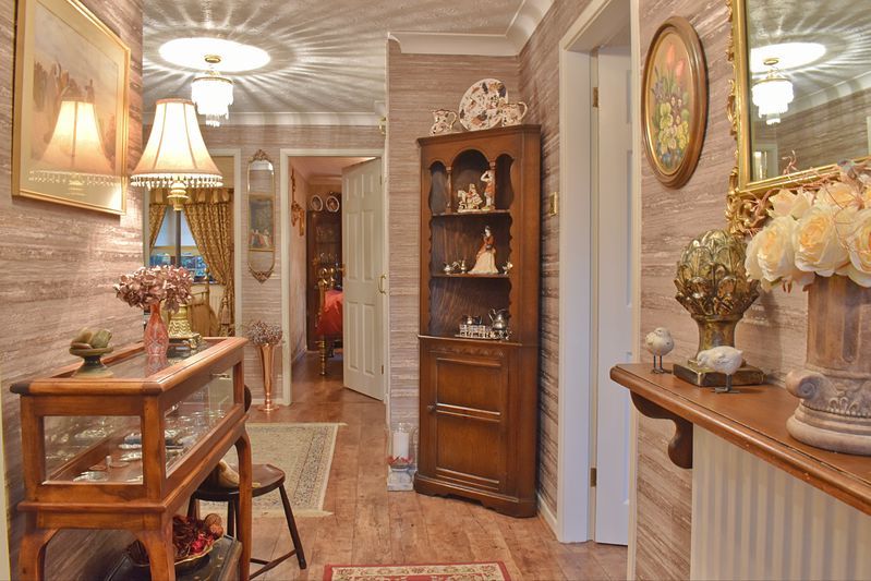 Property photo 3 of 15 Photo 11