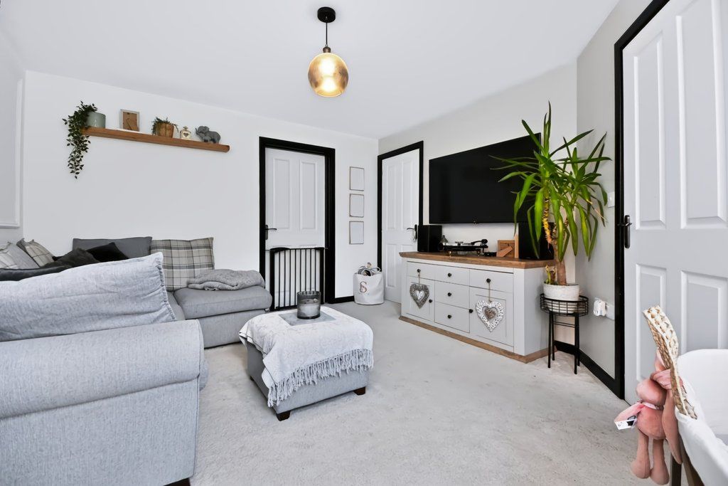 Property photo 3 of 18
