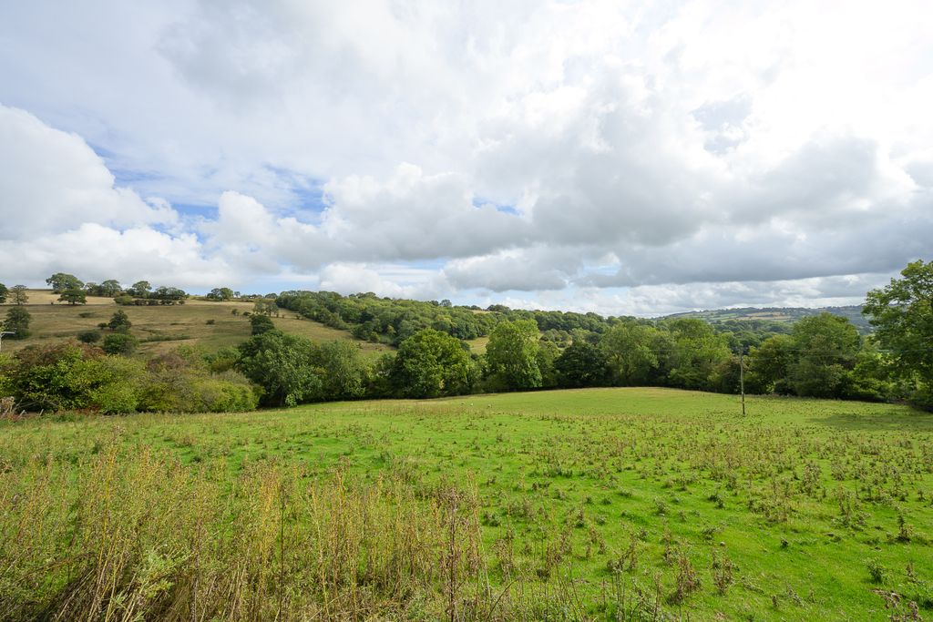 Property photo 2 of 7 Olchon House Farm Barn-3