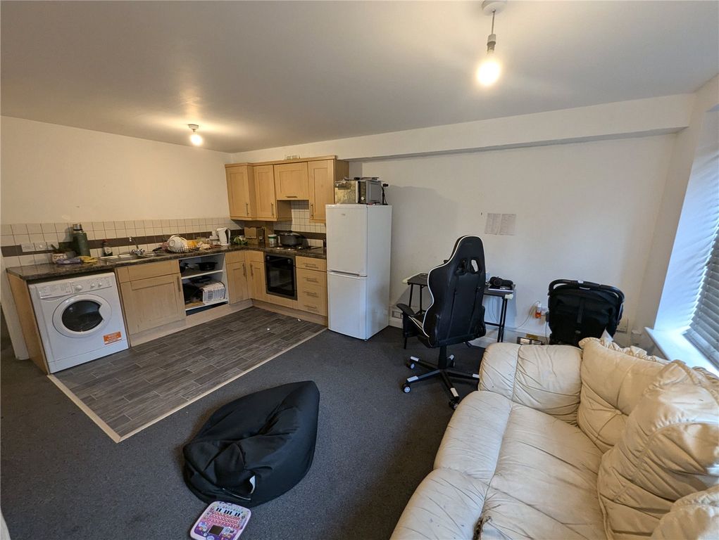 Property photo 3 of 9 Picture No. 15