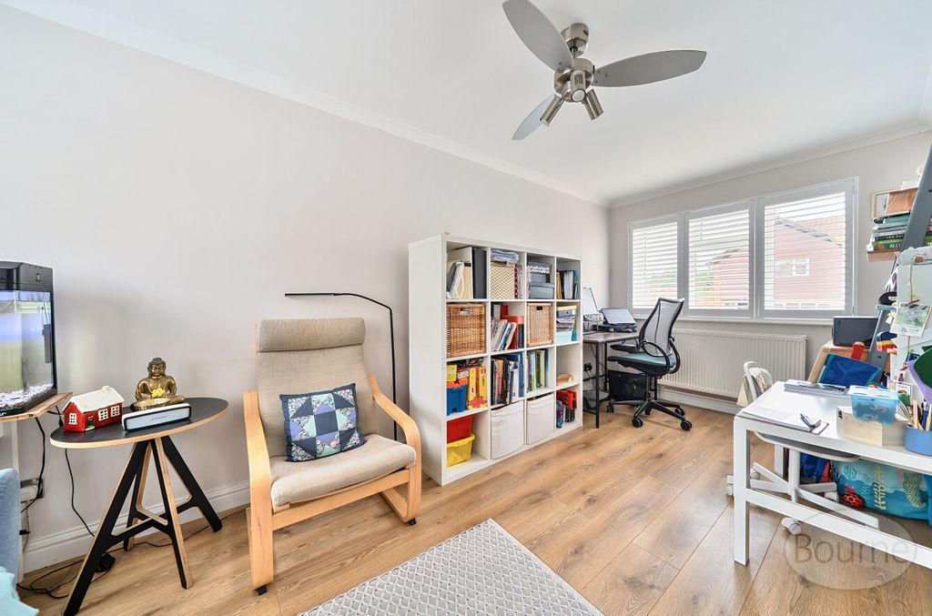 Property photo 3 of 10 4d639F17-c6Ff-4F9...