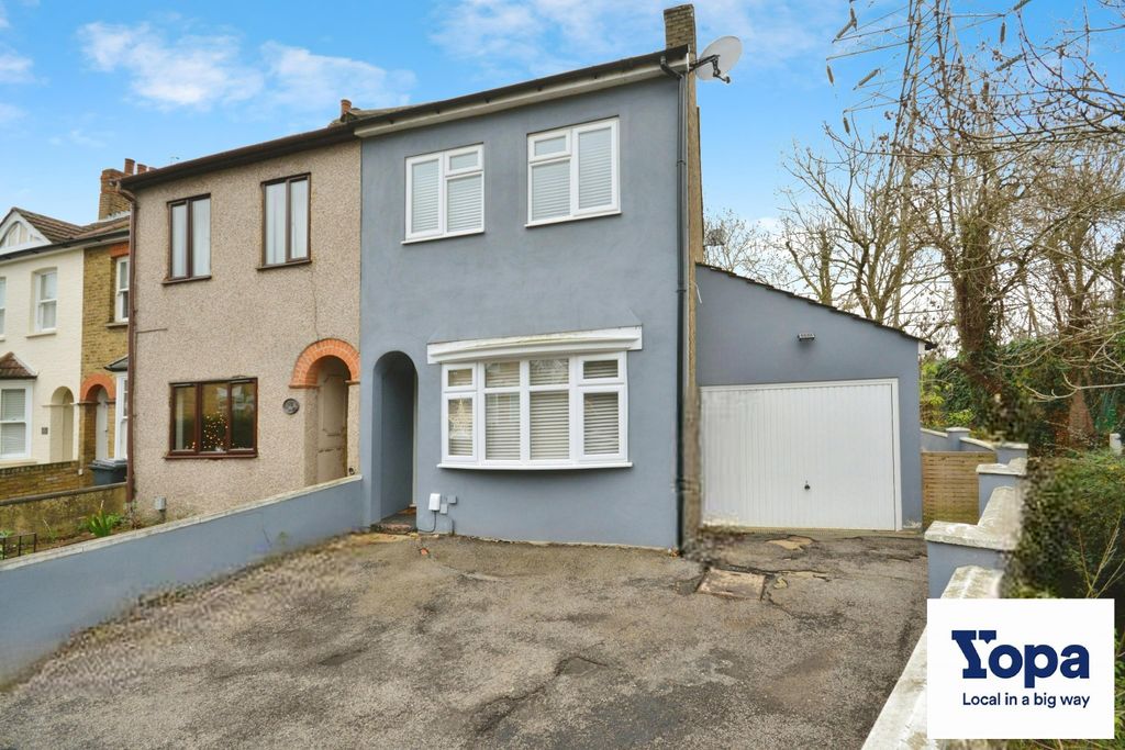 Property photo 1 of 17 Photo #1