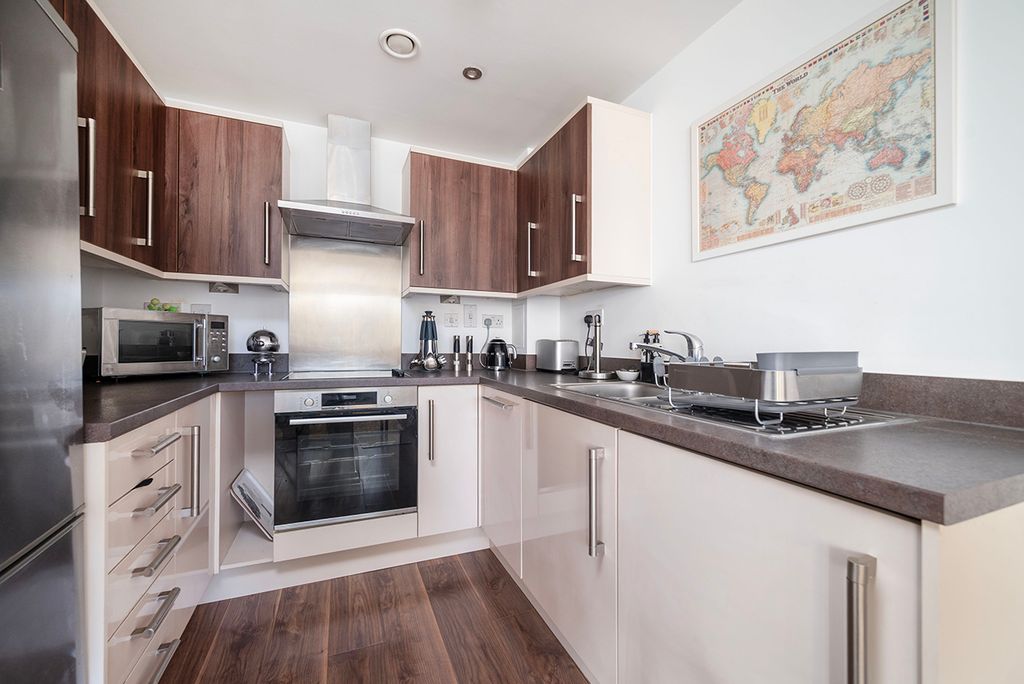 Property photo 3 of 19 Photo 6