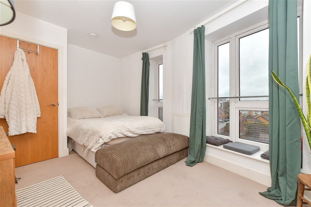 Property photo 3 of 18 Bedroom 2