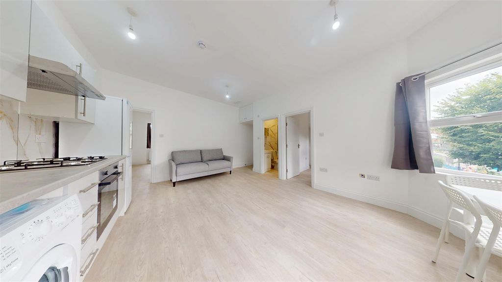 Property photo 2 of 8 08012025_150606.Jpg