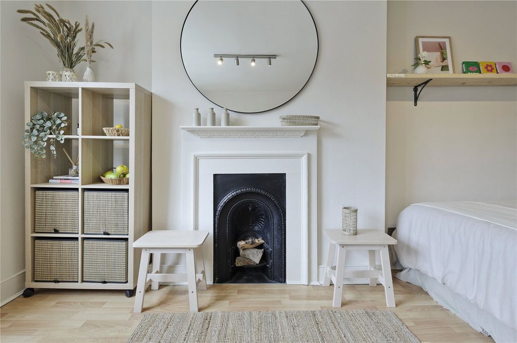Property photo 2 of 6 Studio