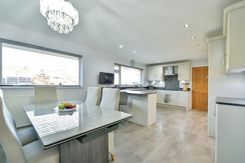 Property photo 3 of 20 Pbox-Img.Jpg