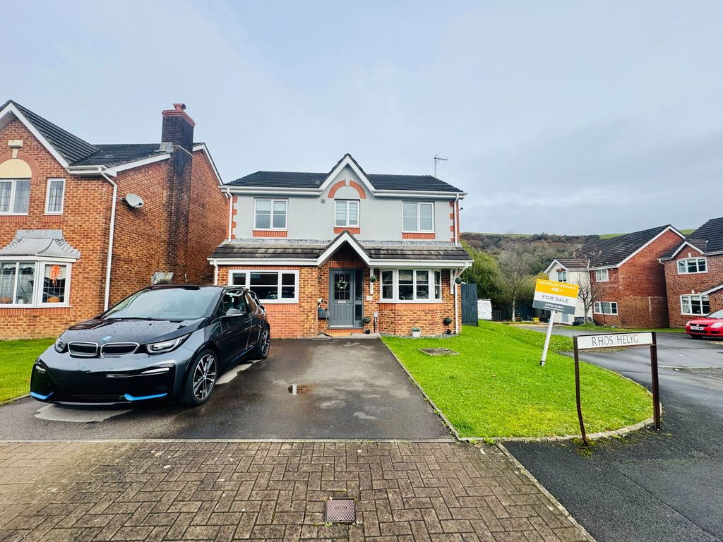 Property photo 2 of 40