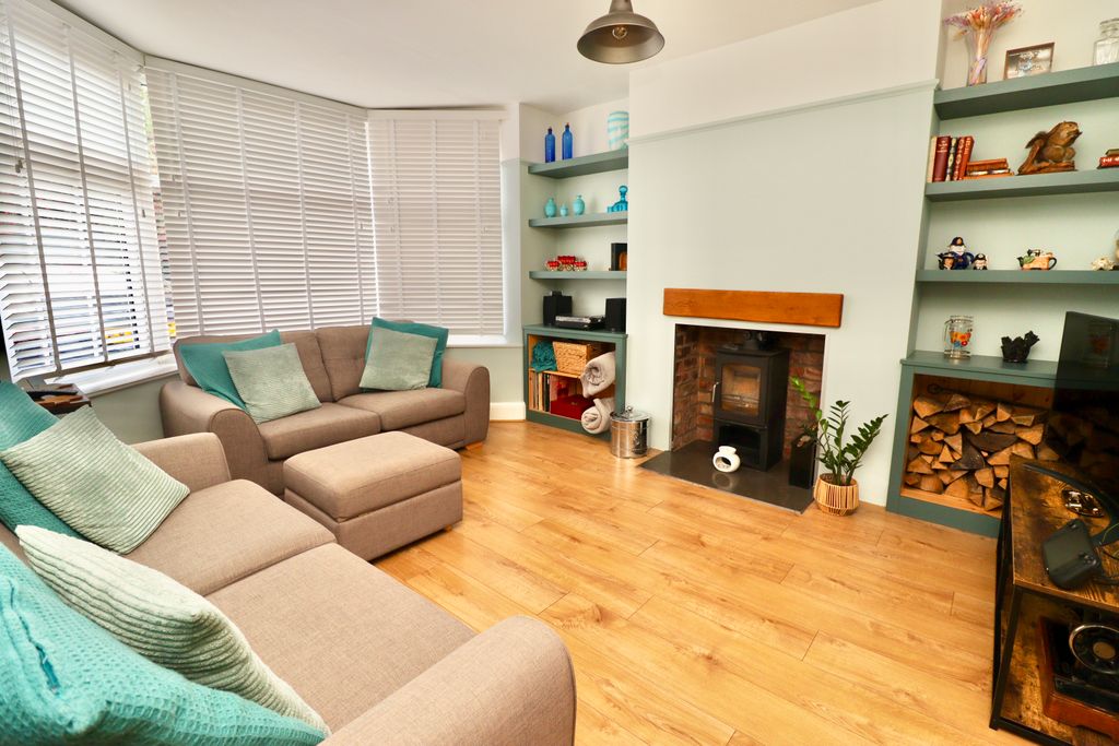 Property photo 3 of 17 Img_1408