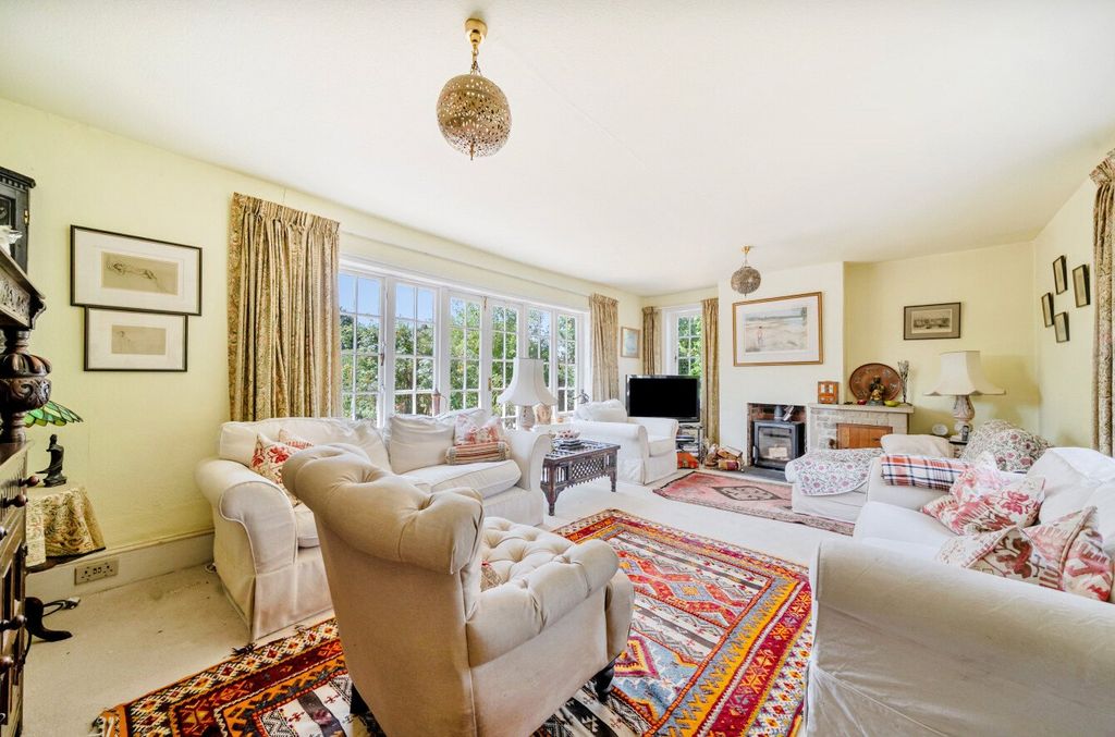 Property photo 2 of 12 Sitting Room