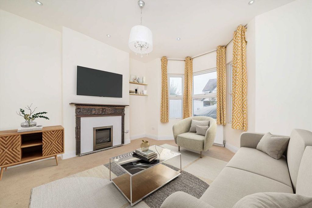 Property photo 3 of 8