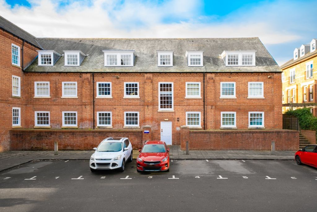 Property photo 2 of 16 Picture No. 26