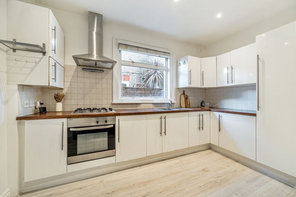 Property photo 2 of 10 1402610-16-696F9F...