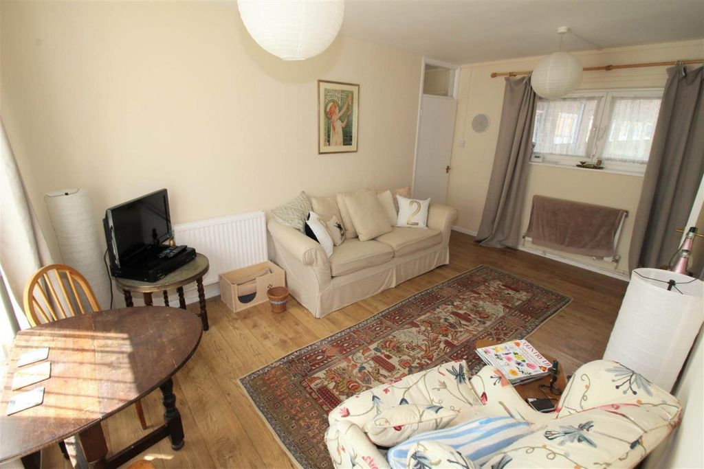 Property photo 3 of 5