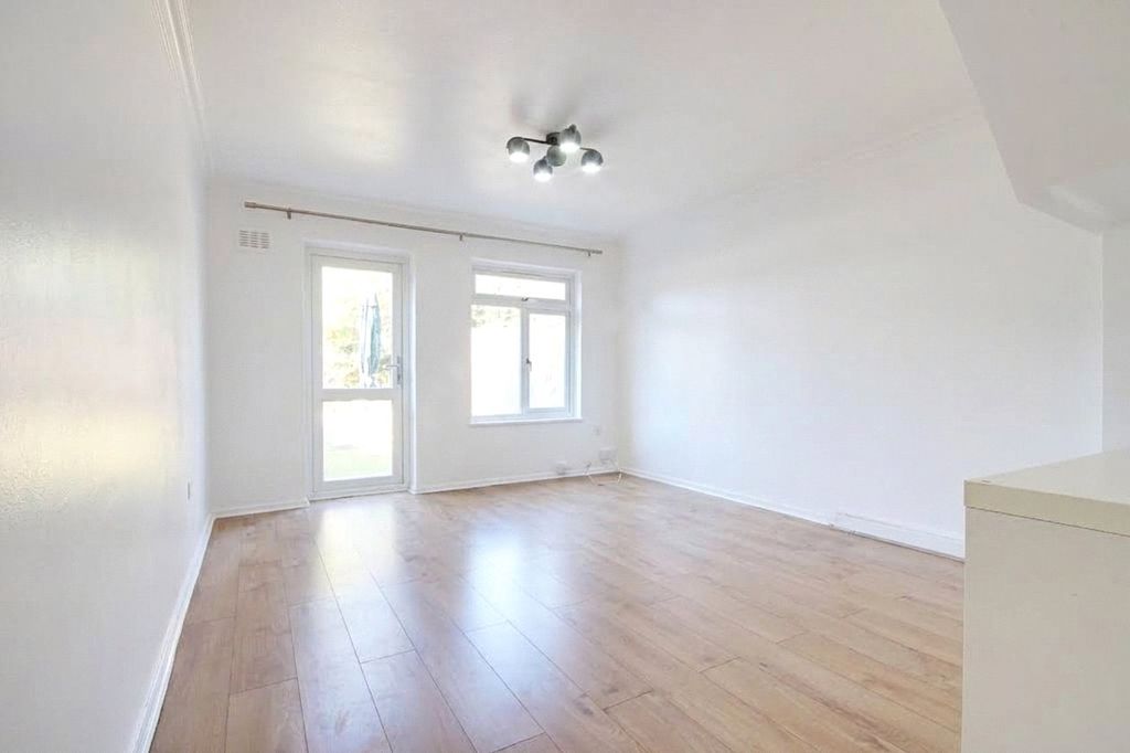 Property photo 2 of 13 Picture No. 03