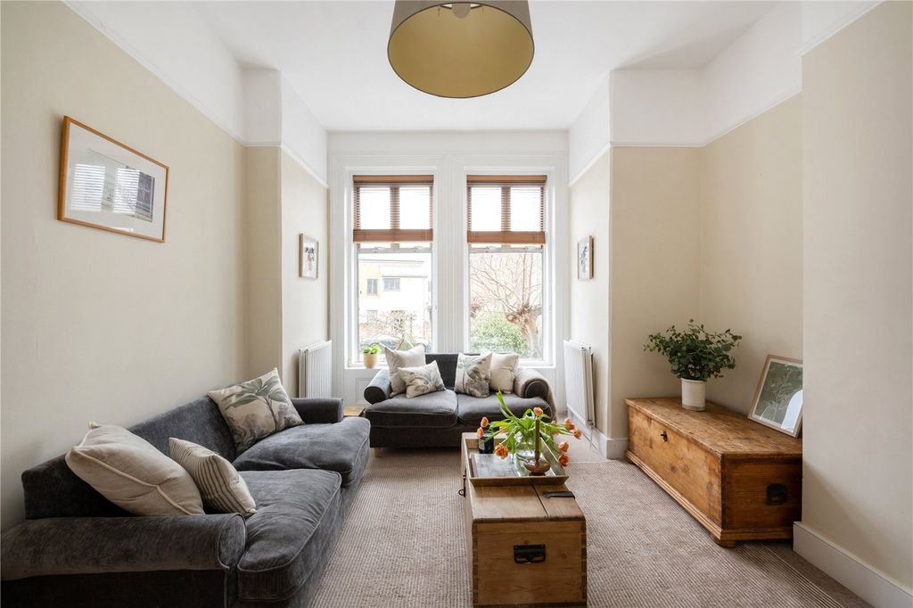 Property photo 2 of 12 Picture No. 25