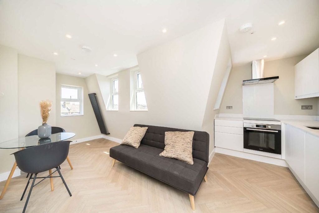 Property photo 1 of 5