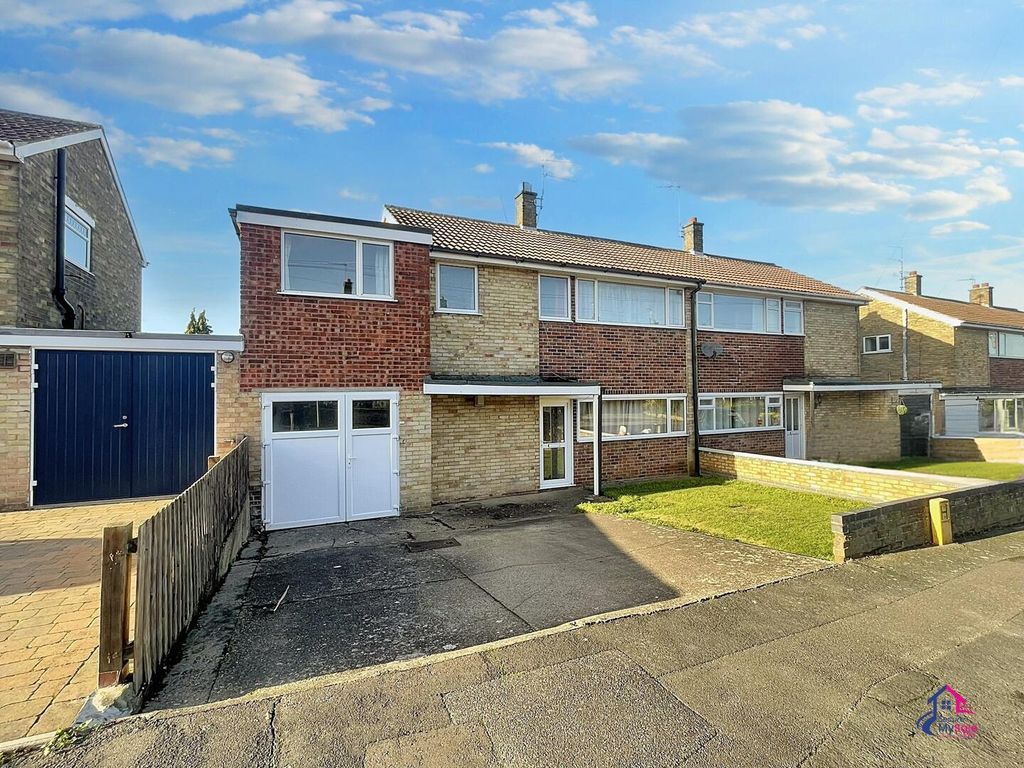 Property photo 1 of 18 Front (Exterior)