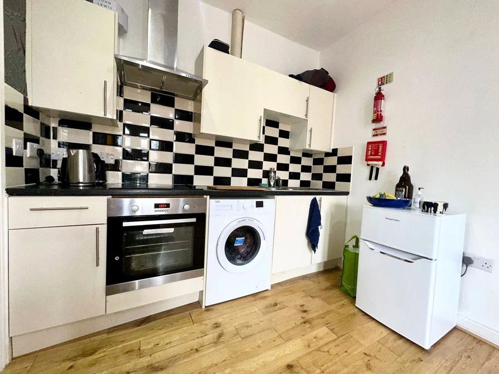 Property photo 2 of 3 Picture No. 03