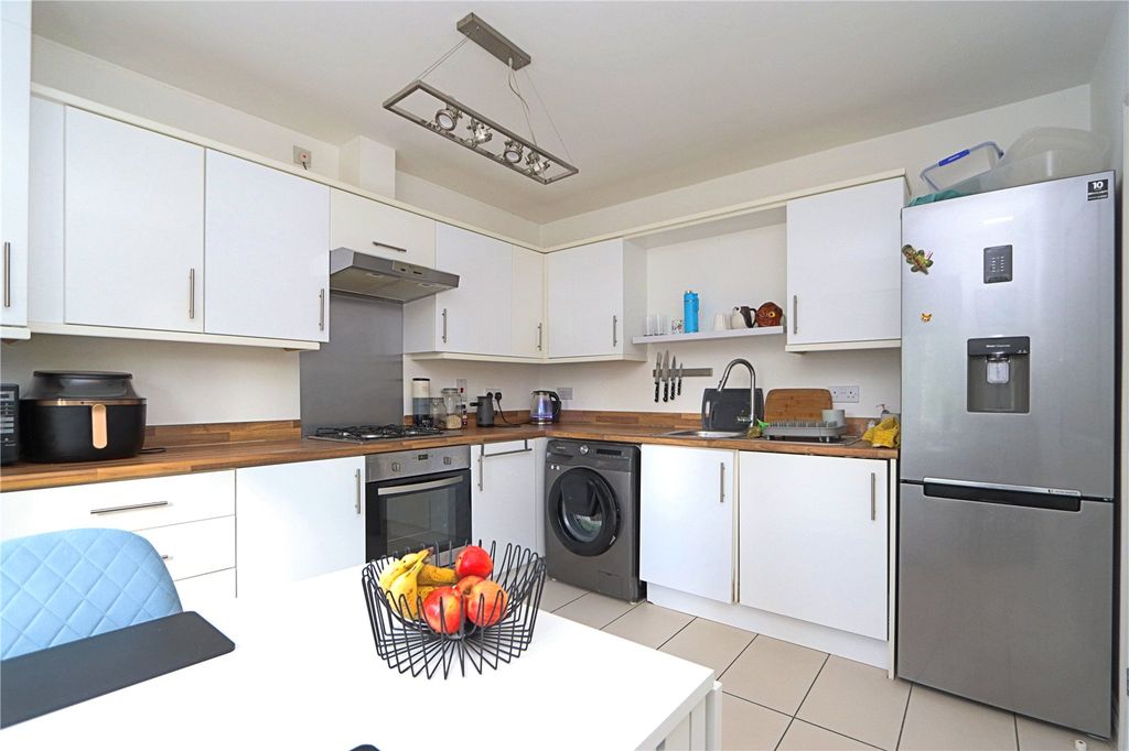 Property photo 3 of 16 Picture No. 15