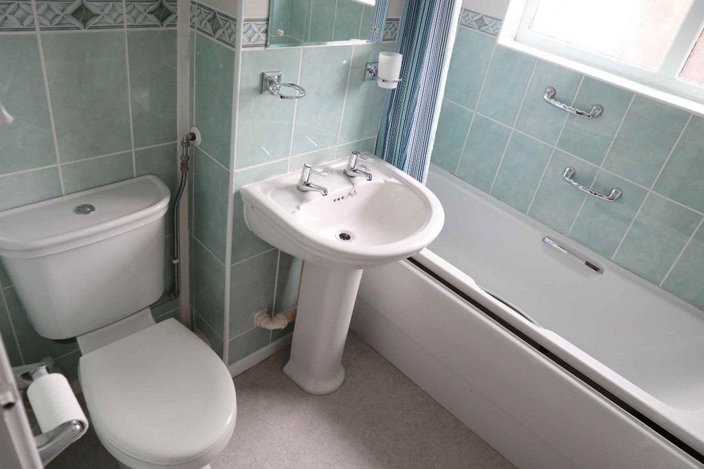 Property photo 3 of 11