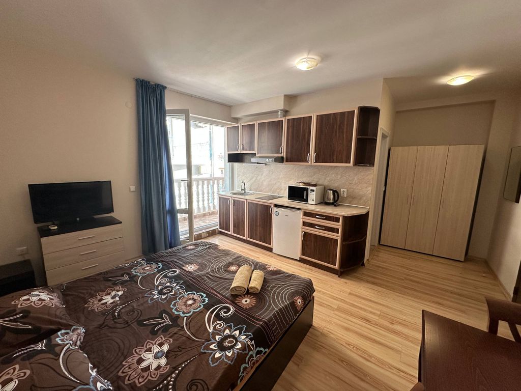 Property photo 1 of 9