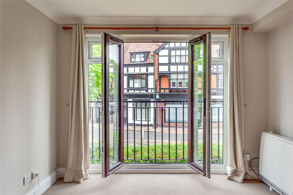 Property photo 3 of 10 Juliet Balcony