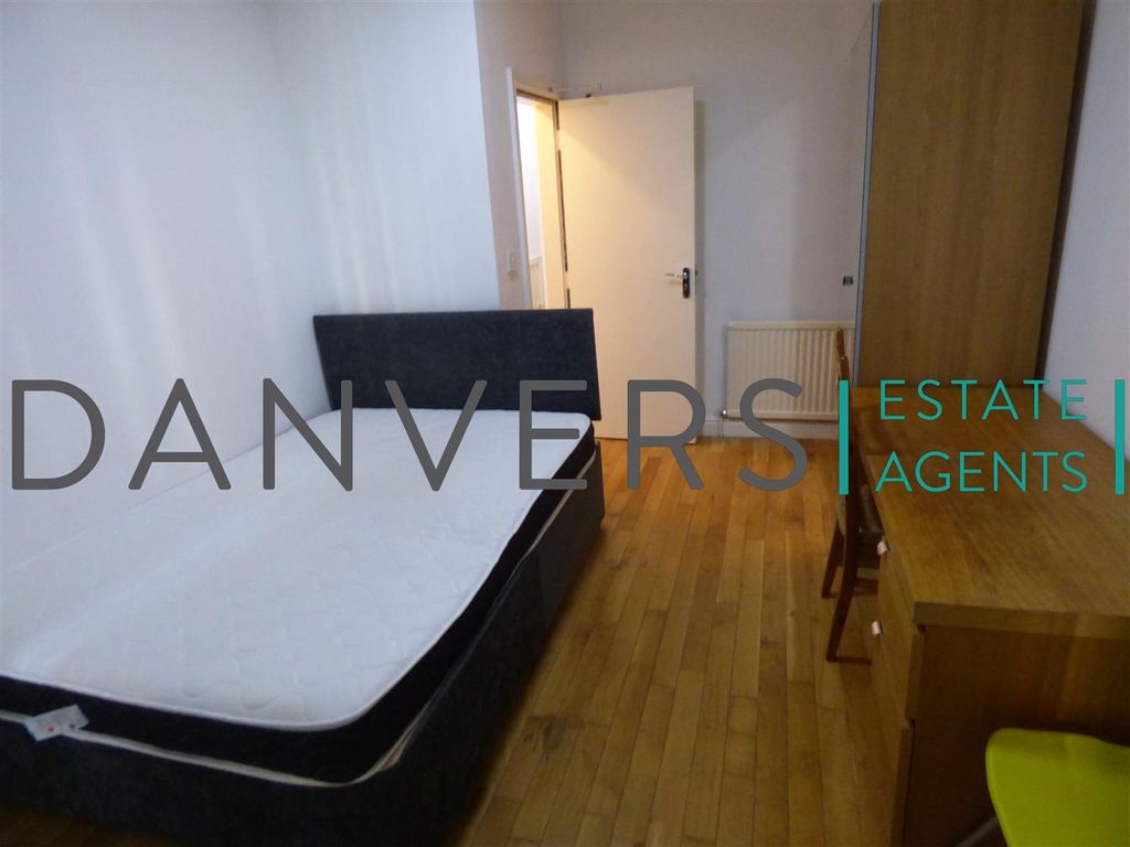 Property photo 1 of 5 Bedroom 1.Jpg