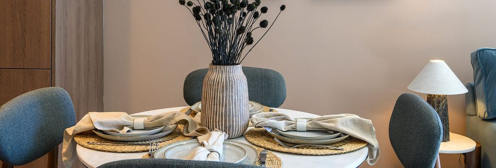 Property photo 2 of 4 An Interior Dining Room Image At Oval Village