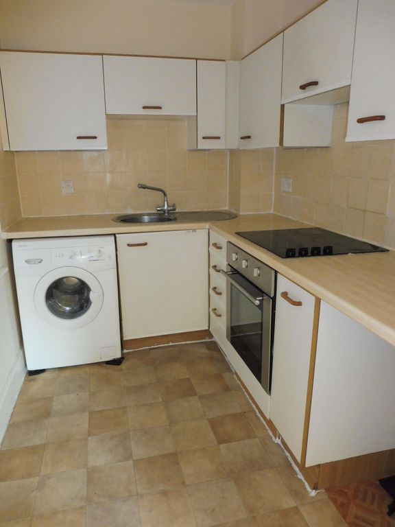 Property photo 1 of 6 Kitchen