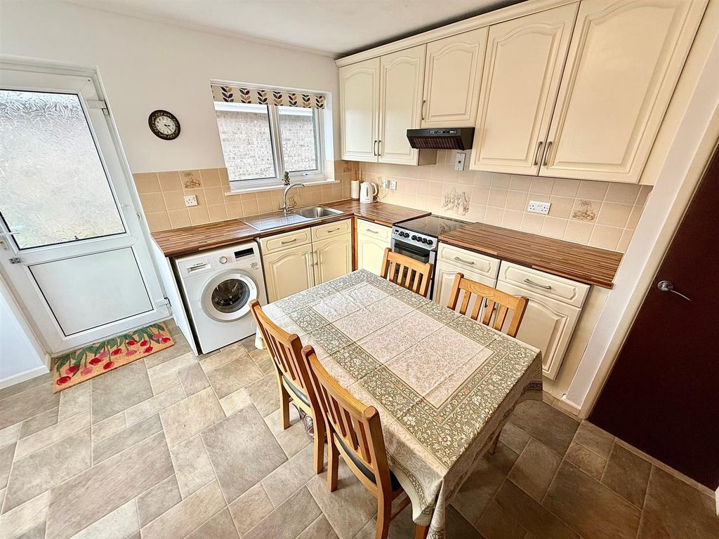 Property photo 2 of 15 Kitchen / Diner