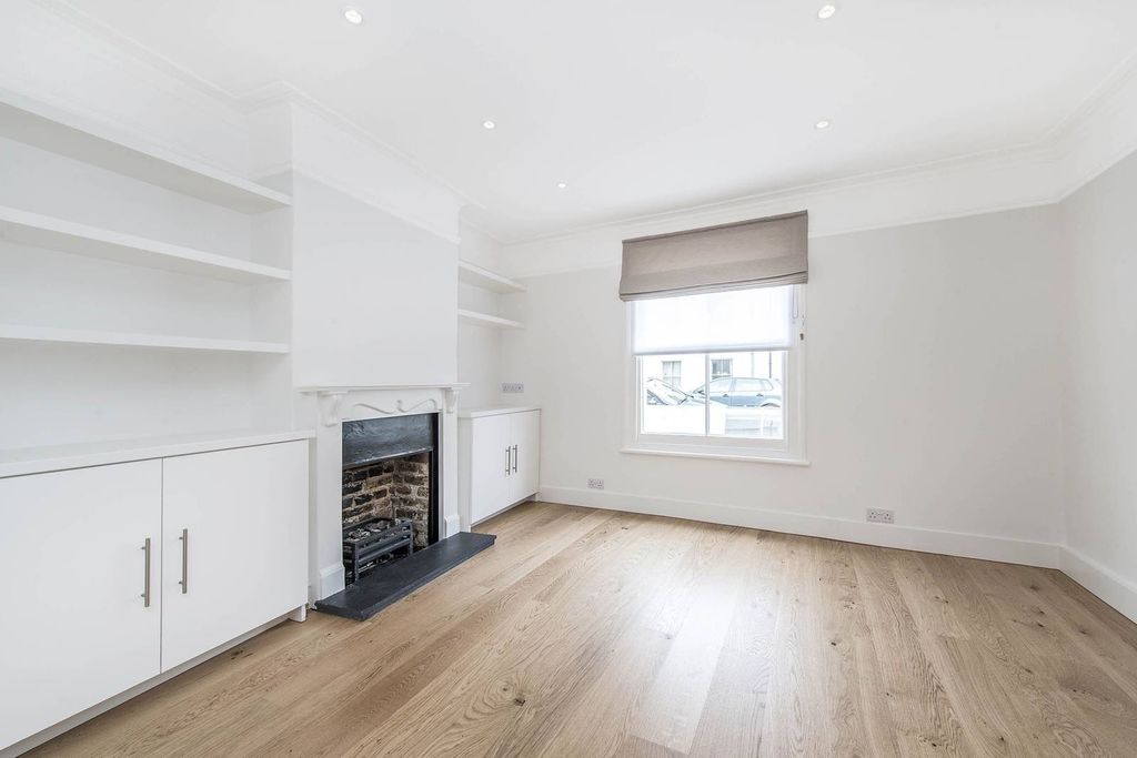 Property photo 3 of 11