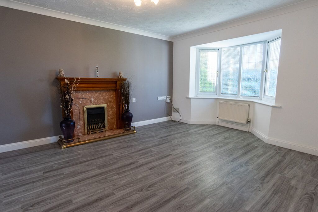 Property photo 2 of 33