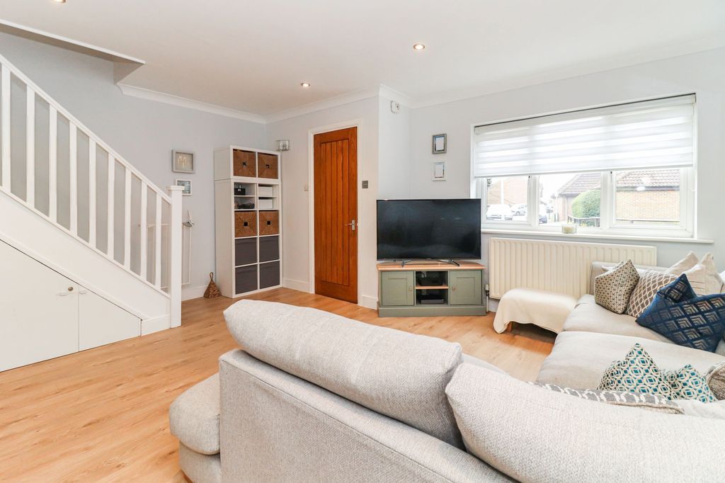 Property photo 2 of 29