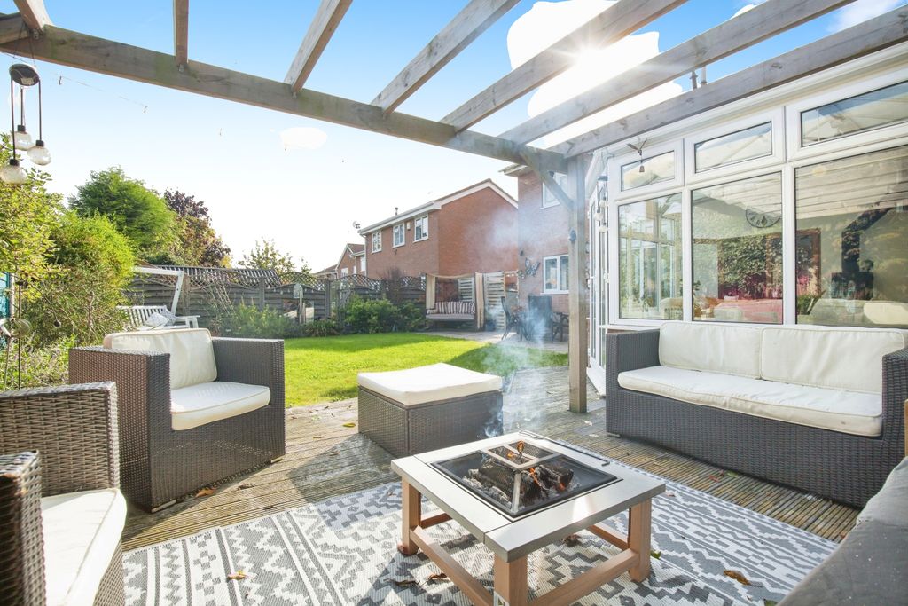 Property photo 3 of 30 E6c93d9c-Mw-1500