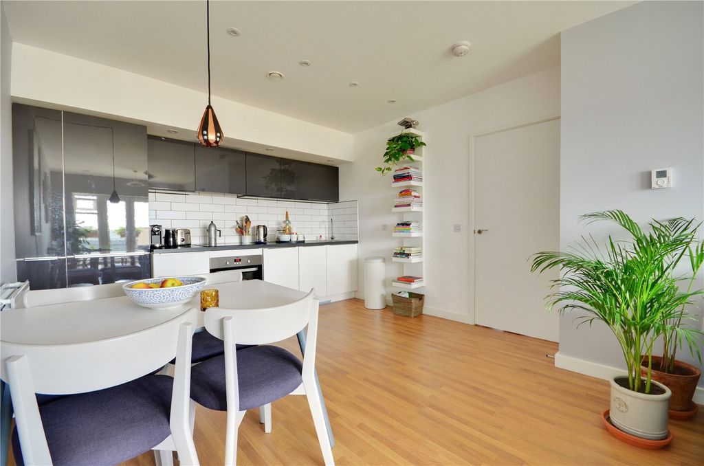 Property photo 3 of 11 Kitchen Area